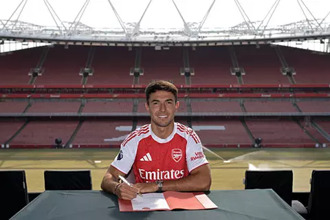 زوبيميندي إلى أرسنال.. الصفقة الإسبانية السادسة في عهد أرتيتا